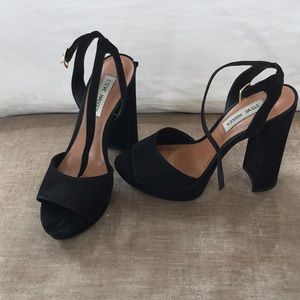 Steve Madden black platform pumps 8.5